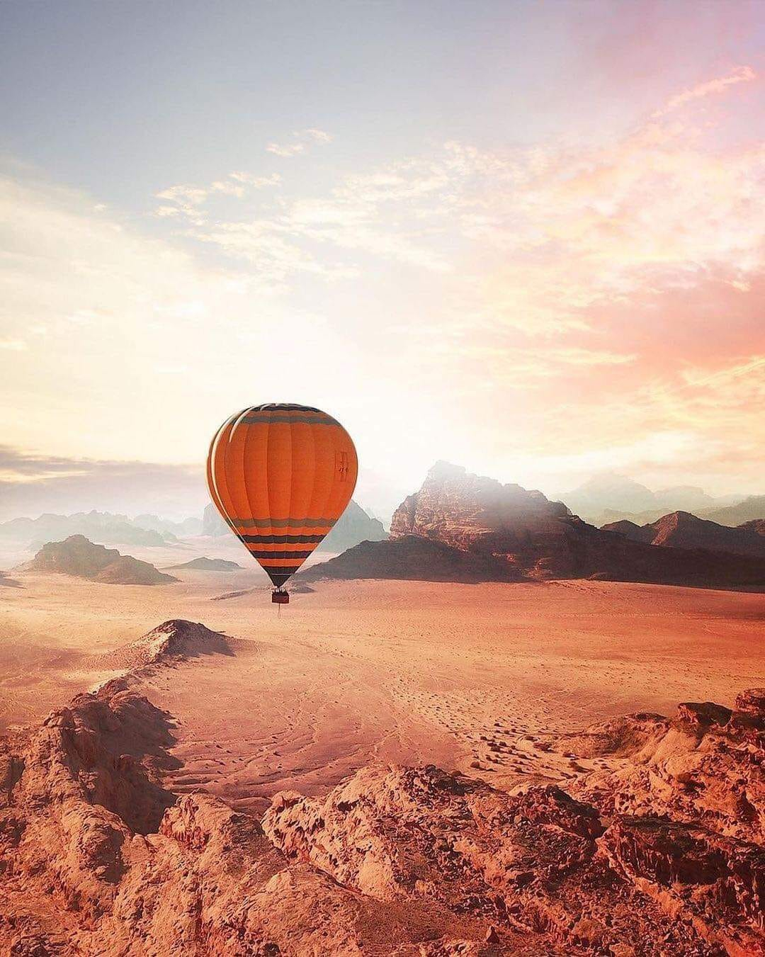 Hot balloon in Wadi Rum